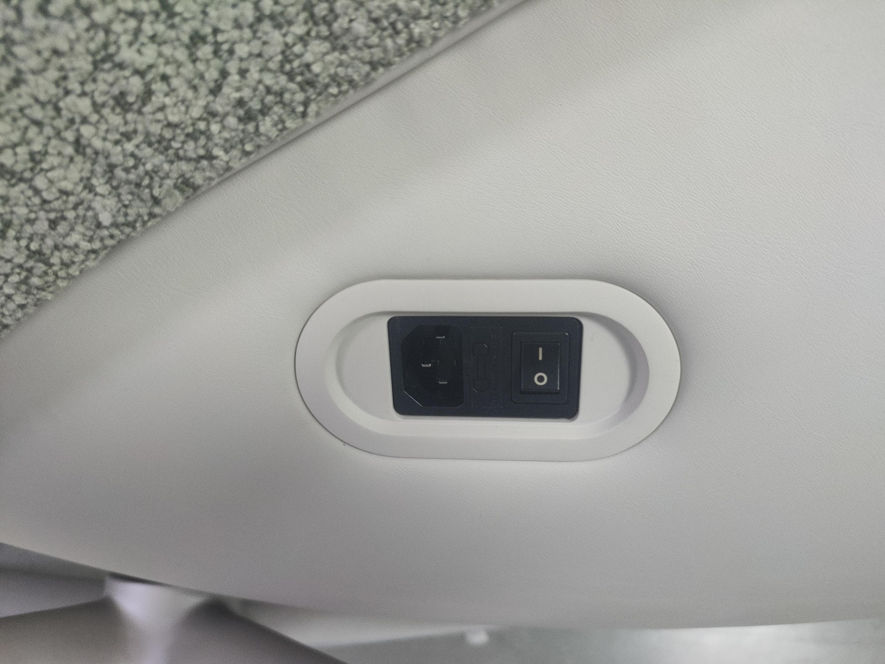Massage Chair - FCC ID 2BLGG-CGMEMCG-2601 - Shandong Kangtai Intelligent Technology Co., Ltd.