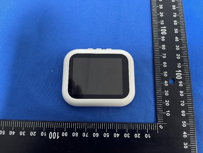 Selfie Screen Mirroring Adapter - FCC ID 2BLJ7-R3024 - Zhuhai Chaohai Technology Co., Ltd (2)