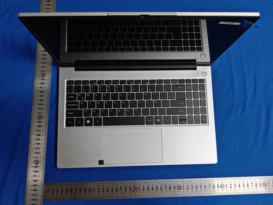 Notebook - FCC ID 2BLU9-QL15BM - M&M Electronics, S.A. (5)