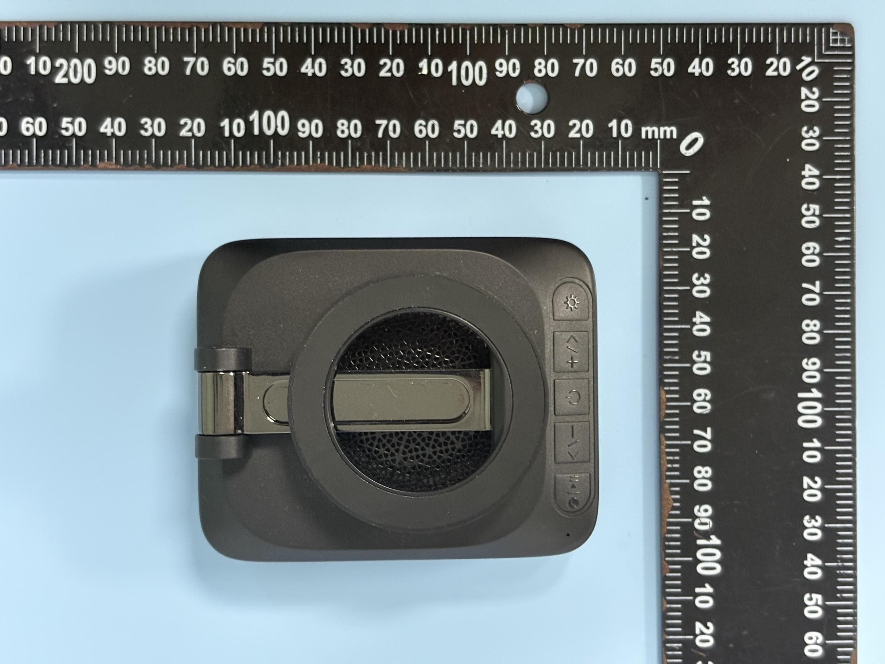 Phone Holder With Wireless Speaker - FCC ID 2BLYB-E10 - Dongguan Siliang Electronic Technology Co., Ltd (4)