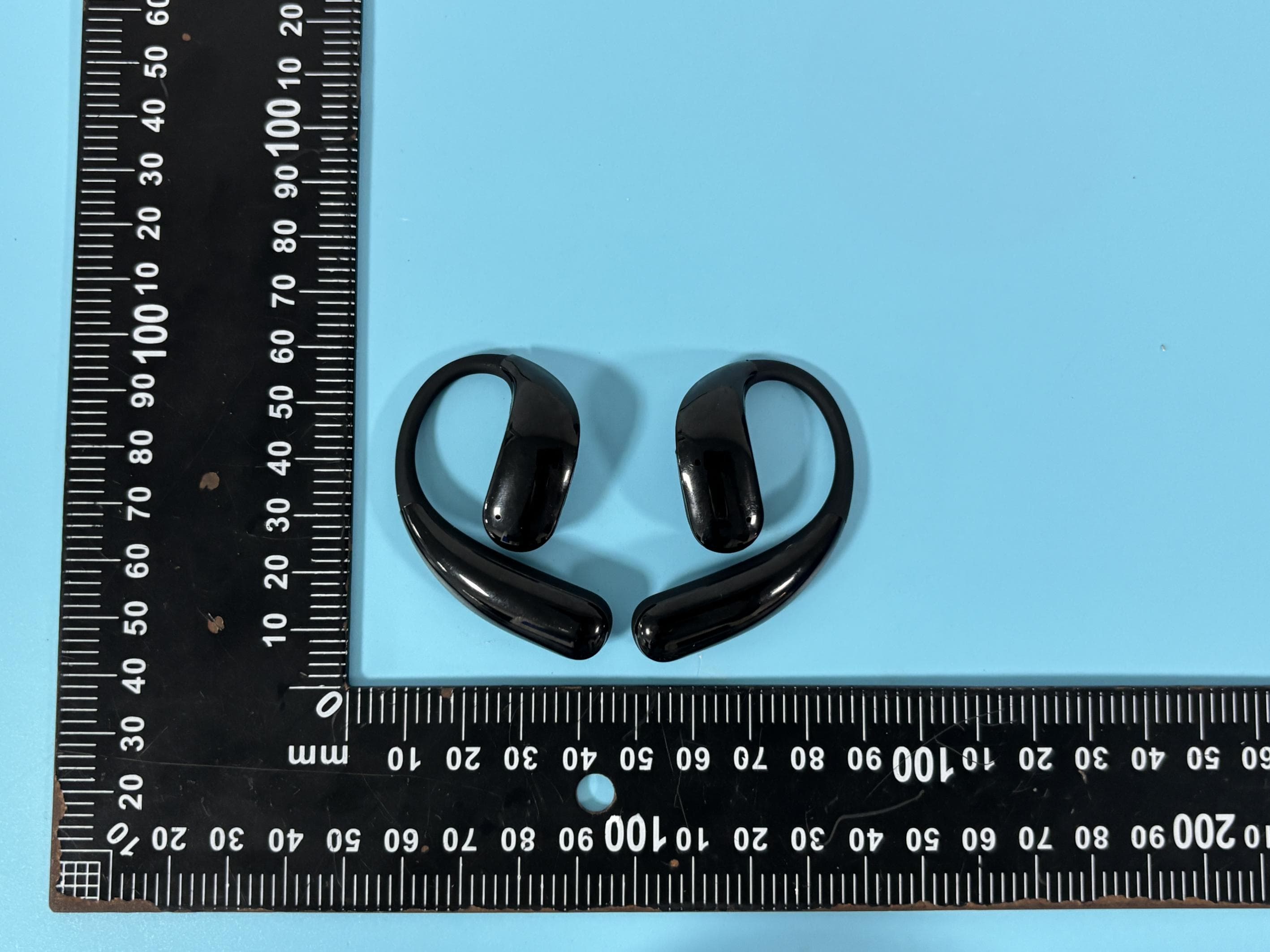 Open-Ear Headphones - FCC ID 2BMA9-A2000 - shenzhenshixiaohuangdoukejiyouxiangongsi (2)