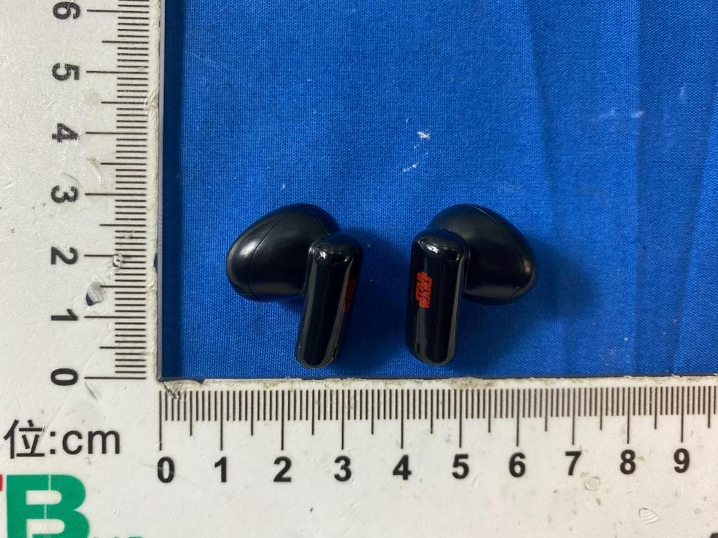 Star Wars Collection TWS Wireless Earphones - FCC ID 2BMAC-XM190 - Shantou Sibyl Electronics Co.,Ltd. (2)