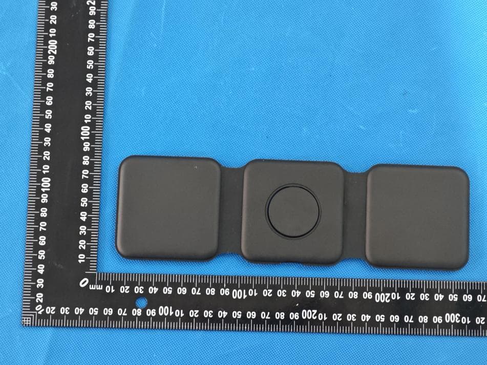 3 in 1 wireless charger - FCC ID 2BMEO-23233 - JR Technik Co.,Ltd (2)