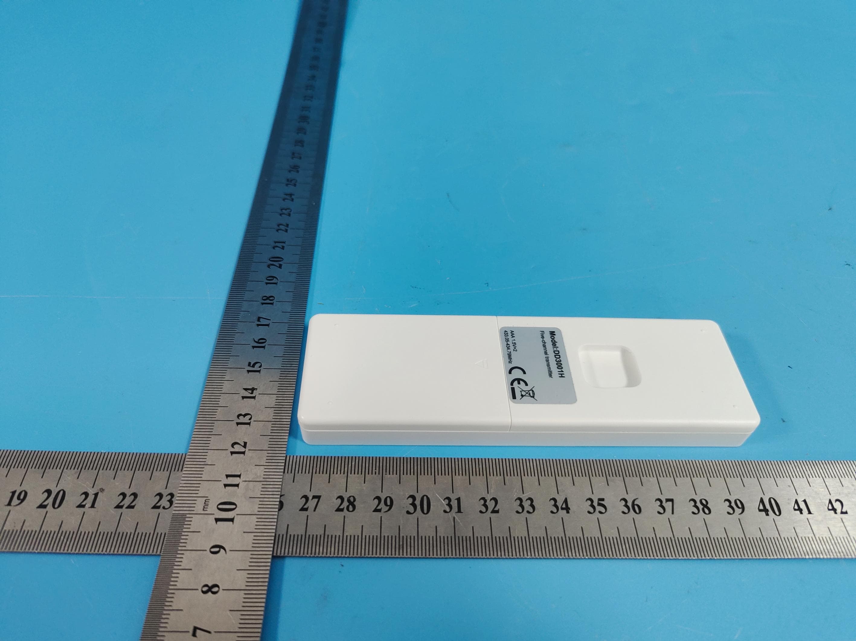 5-Channel Remote Control - FCC ID 2BMMUZM061 - Z.M.C. Metal Coating Inc. (5)
