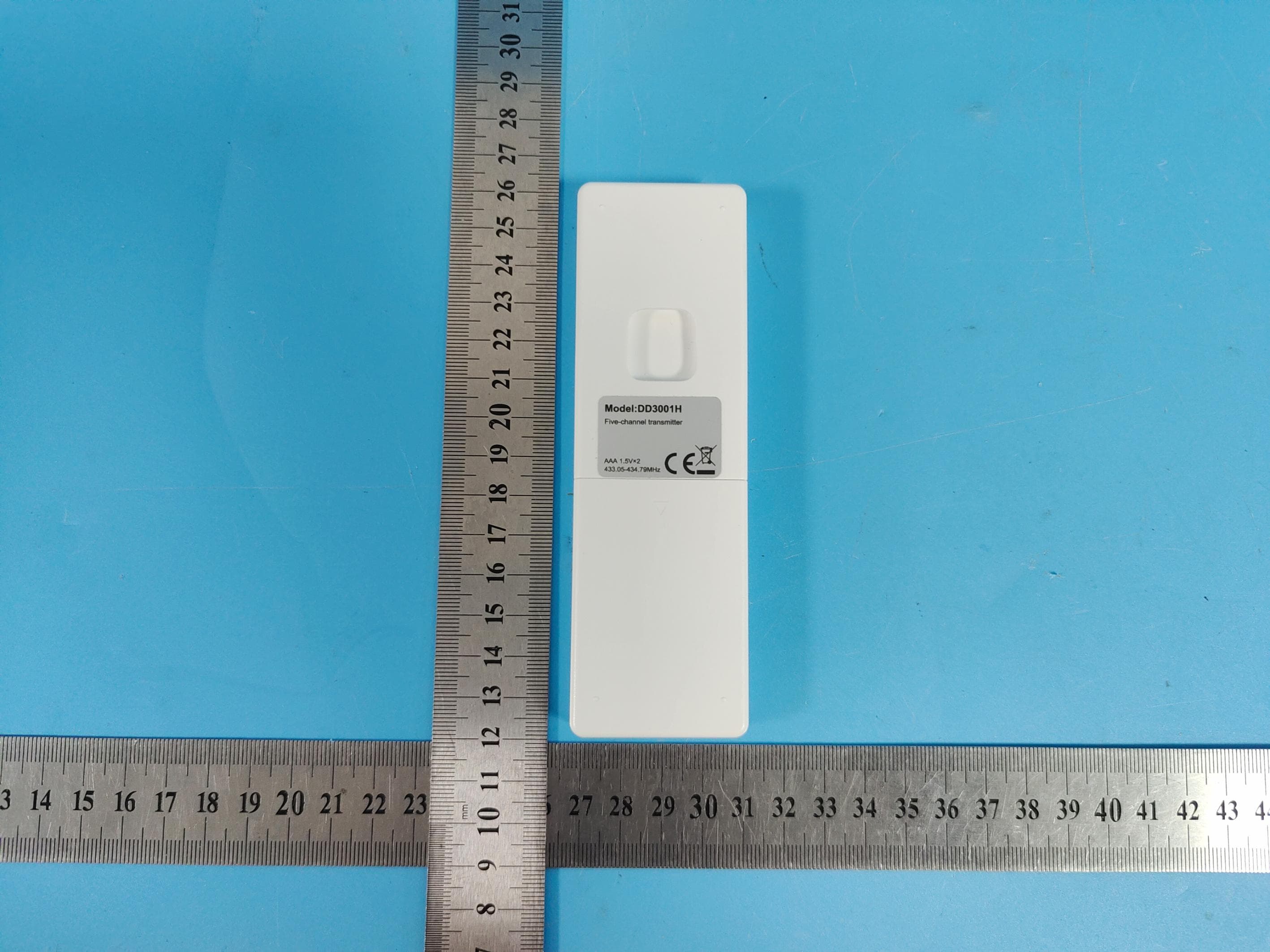5-Channel Remote Control - FCC ID 2BMMUZM061 - Z.M.C. Metal Coating Inc.