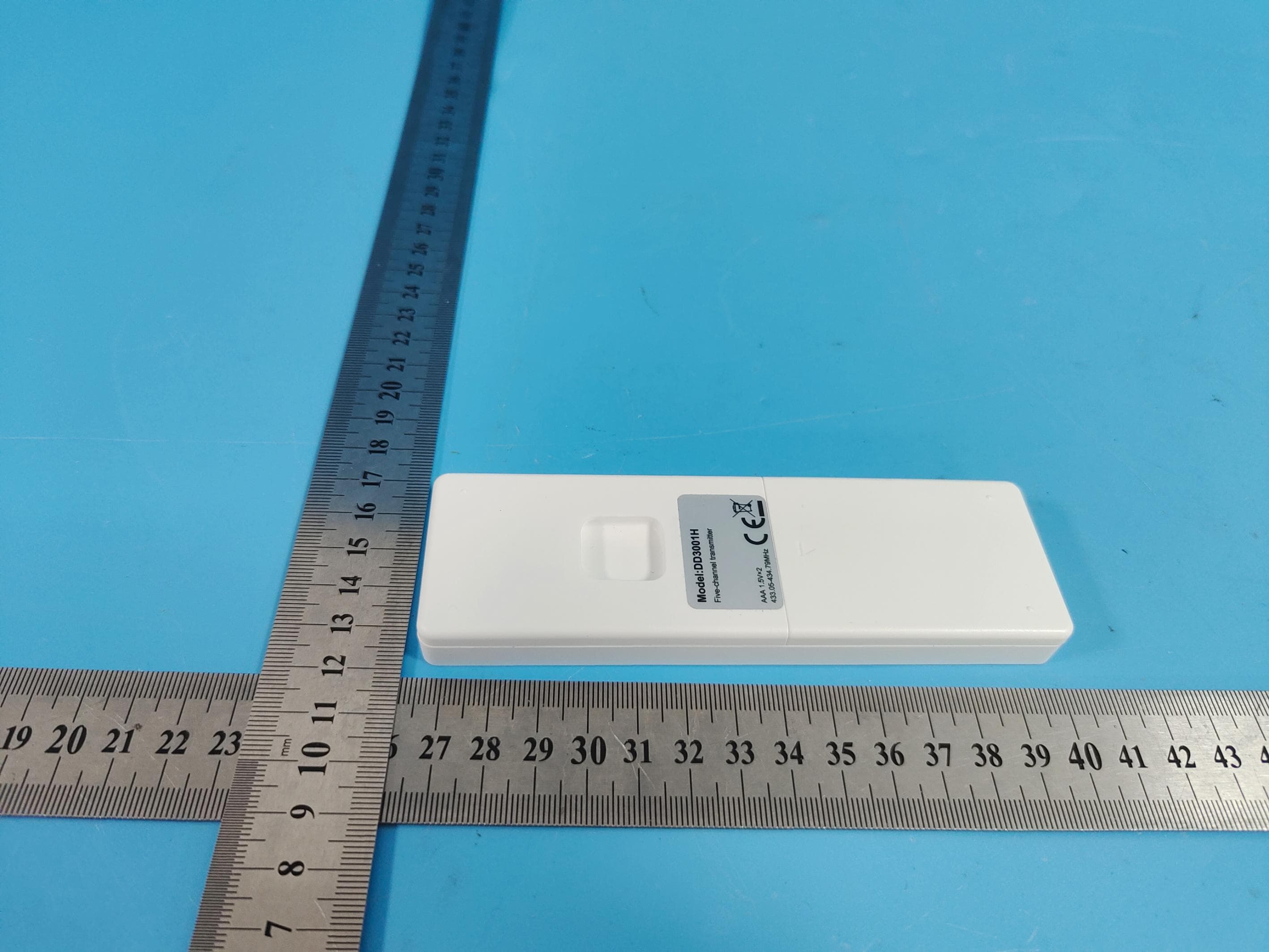 5-Channel Remote Control - FCC ID 2BMMUZM061 - Z.M.C. Metal Coating Inc. (4)