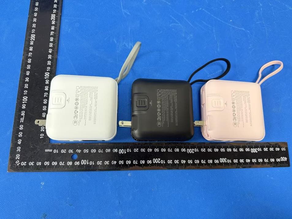 Li-ion Power Bank - FCC ID 2BMUE-WPD45W - WELLPOWER (shenzhen) electronics co.,LTD (5)