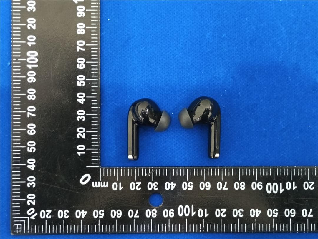 wireless headset - FCC ID 2BMVL-TAT1320 - Nanjing Qijun Digital Technology Co., Ltd (2)