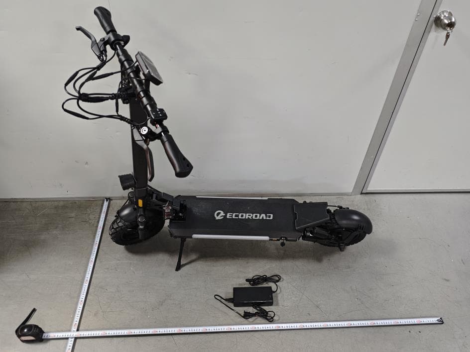 Electric Scooter - FCC ID 2BMVT-ES6 - Jinhua Chuxia Trading Co., Ltd (2)