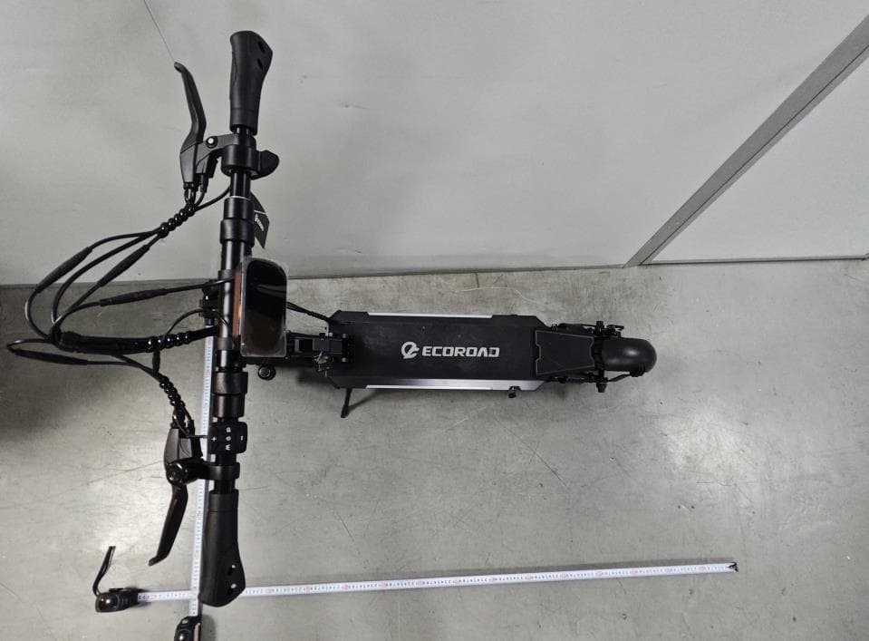 Electric Scooter - FCC ID 2BMVT-ES6 - Jinhua Chuxia Trading Co., Ltd