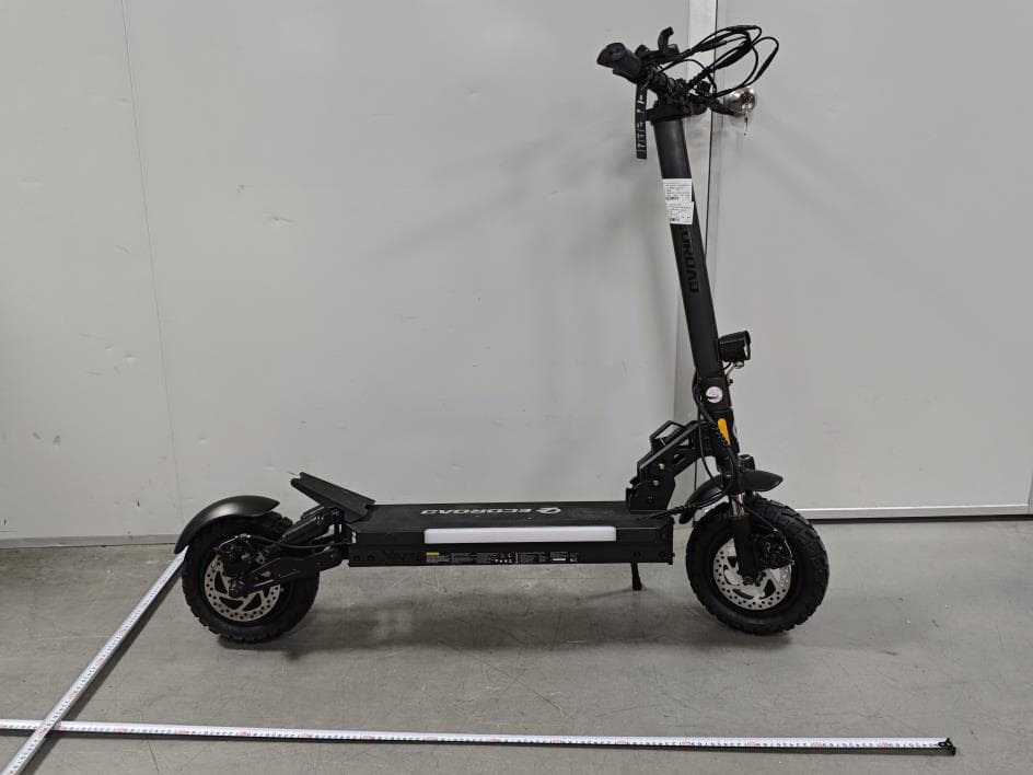 Electric Scooter - FCC ID 2BMVT-ES6 - Jinhua Chuxia Trading Co., Ltd (4)