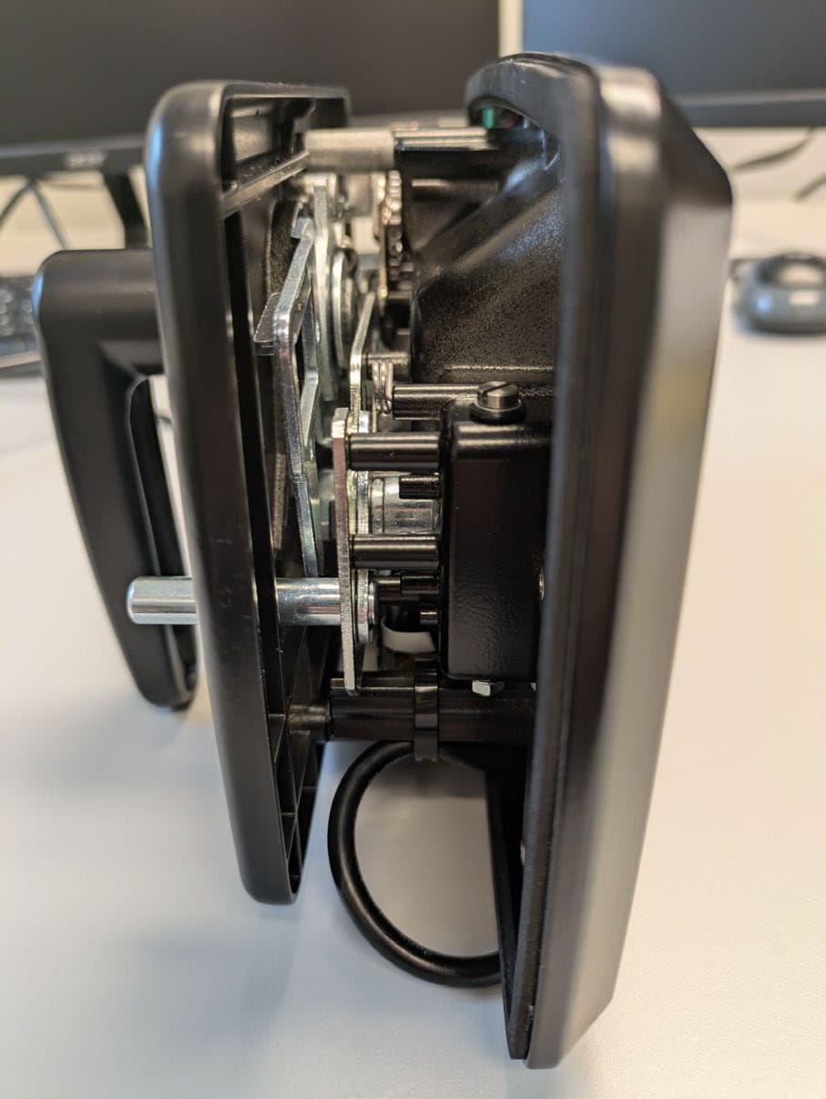 Electronic motorized rotary lock - FCC ID 2BN28-MRLBT - Global Link Distribution, Corp. (5)