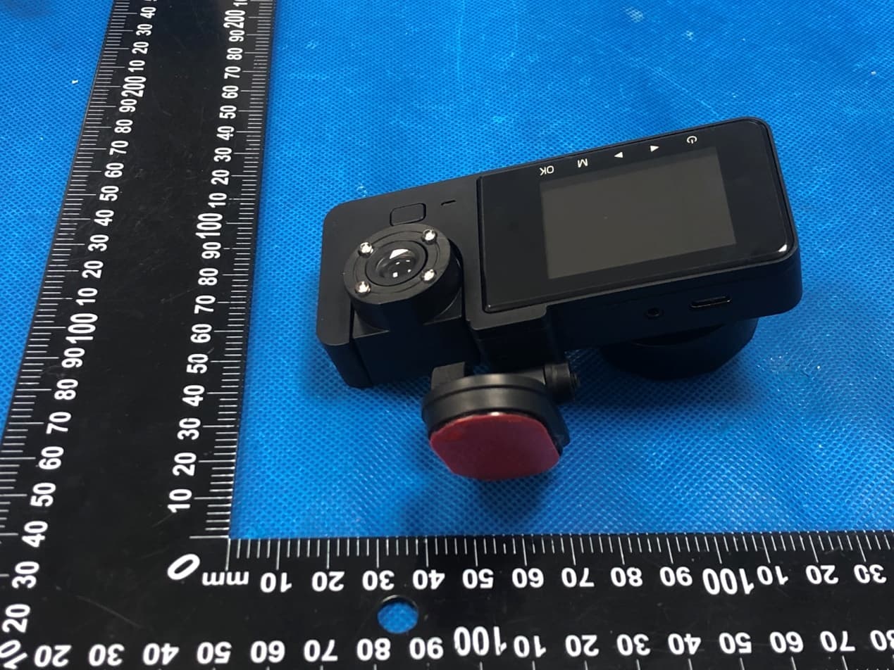 Car driving recorder - FCC ID 2BNAG-RECORDER - Yiwu Lingao Import and Export Co., Ltd. (4)