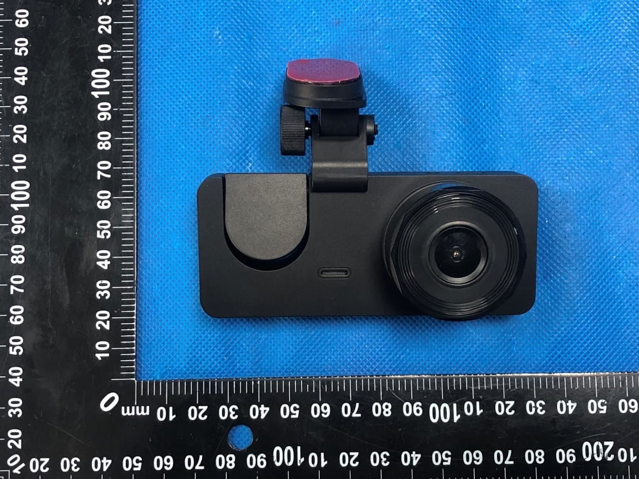 Car driving recorder - FCC ID 2BNAG-RECORDER - Yiwu Lingao Import and Export Co., Ltd. (2)