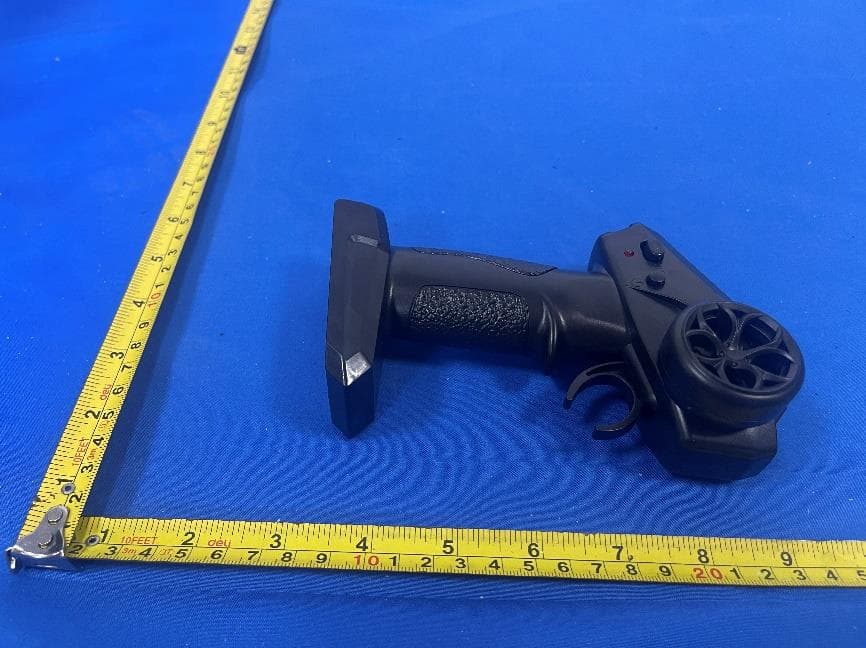 Remote-controlled car toys - FCC ID 2BNXY-YL-142 - Guangdong Meiyisen Biotechnology Co., LTD (4)
