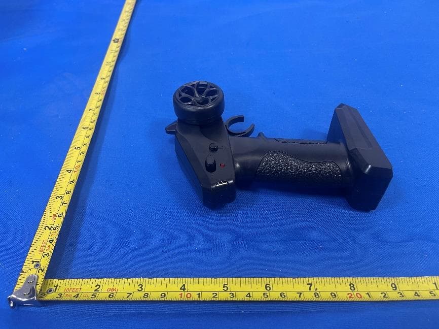 Remote-controlled car toys - FCC ID 2BNXY-YL-142 - Guangdong Meiyisen Biotechnology Co., LTD (3)