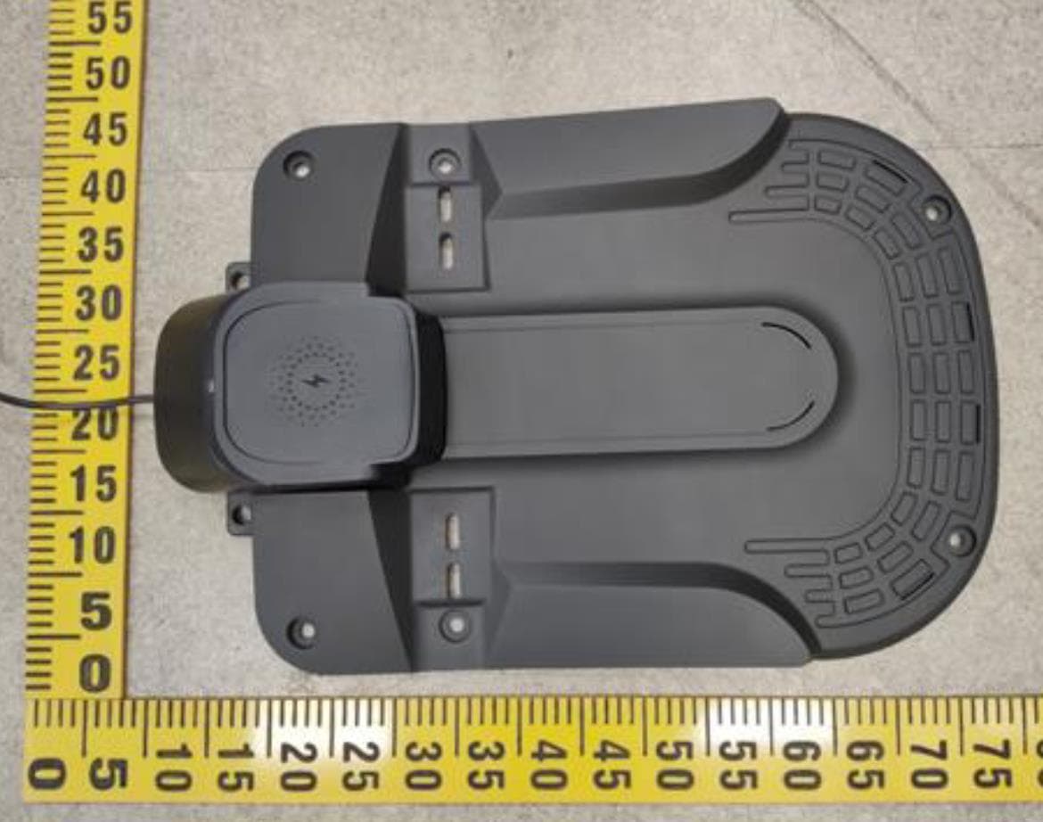 GOMOW Wireless Charging Station - FCC ID 2BODR-HRM72200CS - Hui Zhou GorTech Industries Co. Ltd (2)