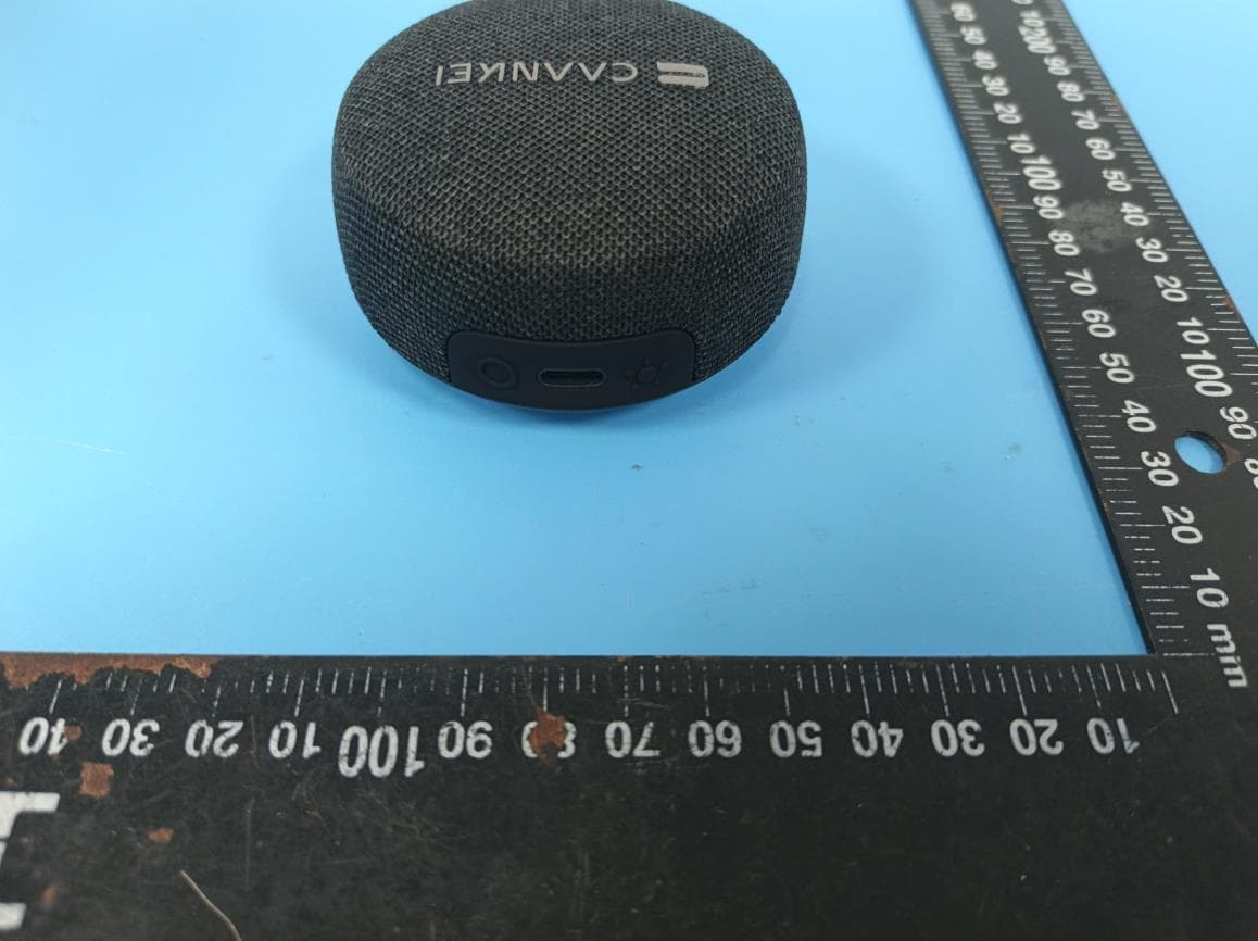 Portable Wireless Speaker - FCC ID 2BOO7-CS20 - Guangzhou Caankei Electronics Co.,Ltd. (2)