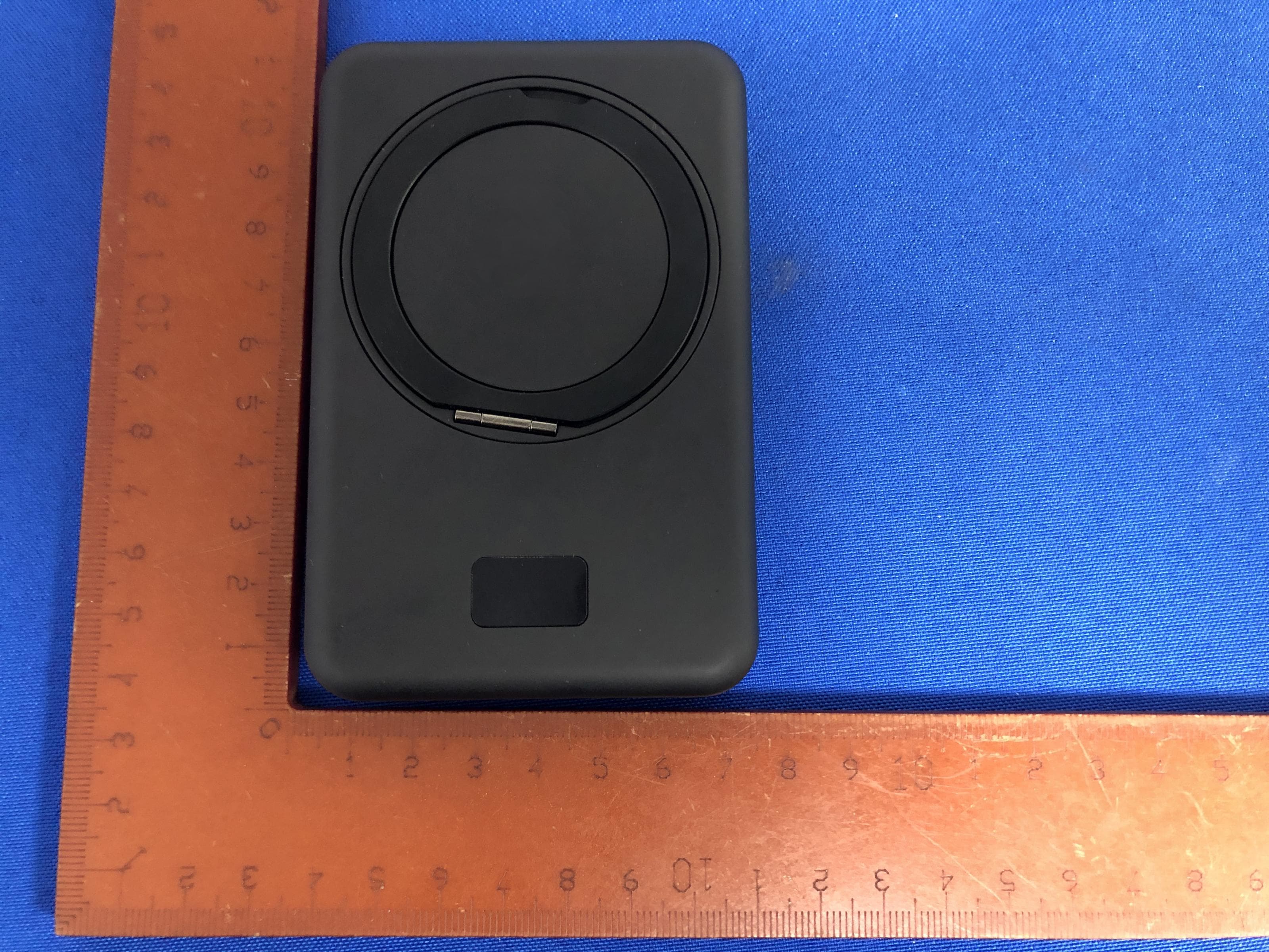Solid-State Wireless Power Bank with Foldable Stand - FCC ID 2BOW7-S102 - Guangzhou SICI Technical Co.,LTD