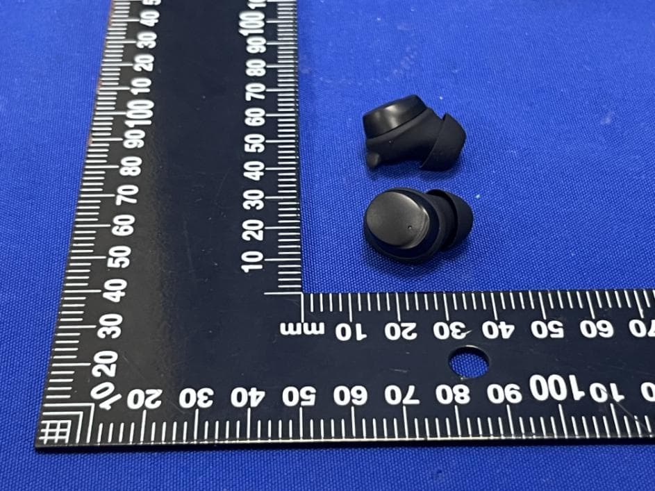 Retractable Car Charger - FCC ID 2BOY2-A1 - Shenzhen Yishunxing Technology Co., Ltd (5)