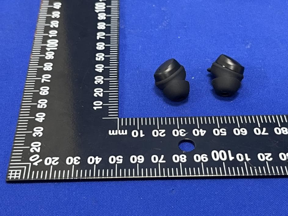Retractable Car Charger - FCC ID 2BOY2-A1 - Shenzhen Yishunxing Technology Co., Ltd (4)