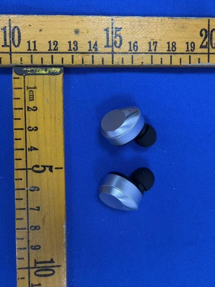 Wireless Earphones - FCC ID 2BP56-M41 - Dongguan Three Fireflies Trading Co., Ltd.