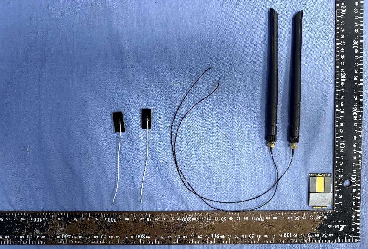 COREXOM - FCC ID 2BPQQ-I9074L - Coretronic Reality Inc. (4)