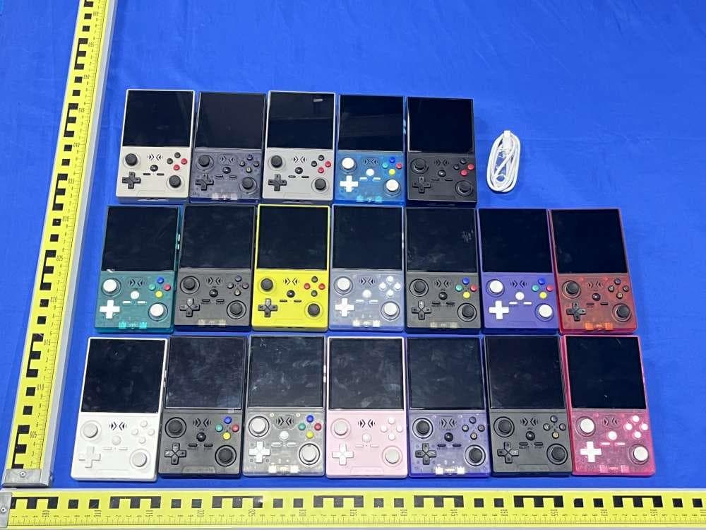GAME CONSOLE - FCC ID 2BPSE-XF40V - Shenzhen Xi Fan Technology Co., Ltd. (4)