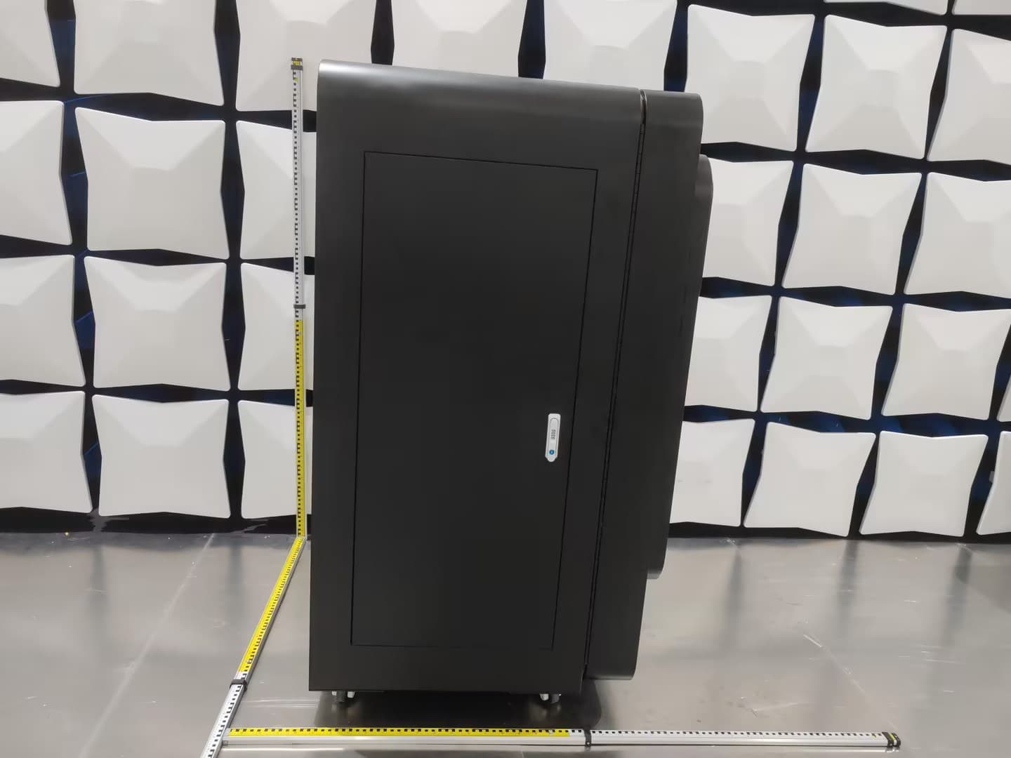 Ai customized vending machine for phone cases - FCC ID 2BPVP-YX-K77 - Guangzhou Yixian Technology Co Ltd. (4)