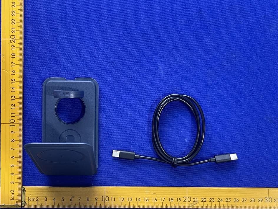 GRID 3-IN-1 MAGNETIC CHARGING STAND FOLDABLE - FCC ID 2BQNL-T92 - DONGGUAN COHESION LEATHER GOODS CO.LTD