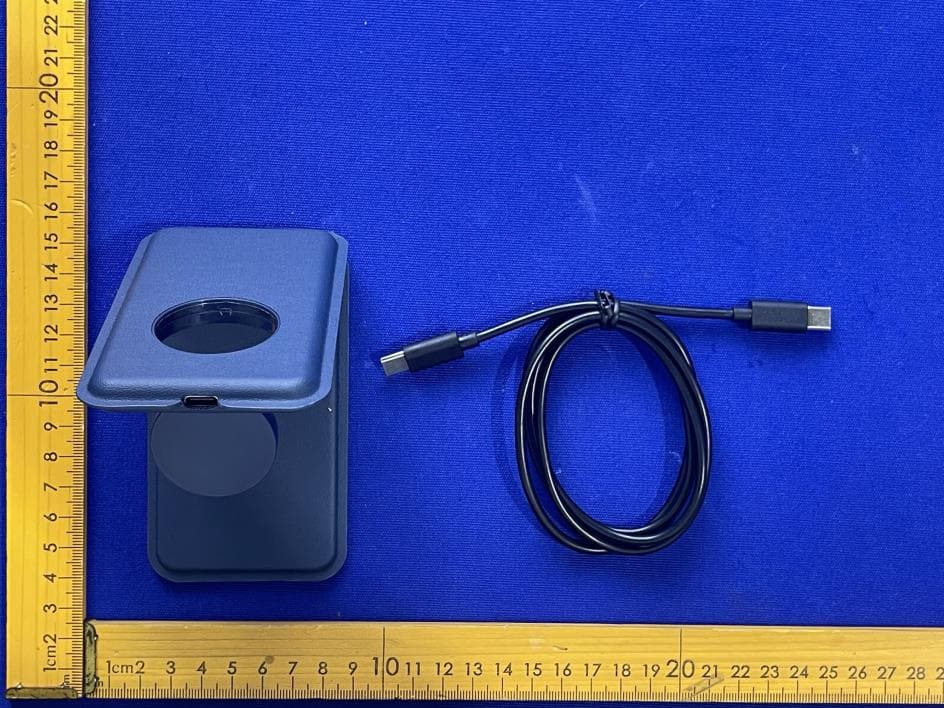 GRID 3-IN-1 MAGNETIC CHARGING STAND FOLDABLE - FCC ID 2BQNL-T92 - DONGGUAN COHESION LEATHER GOODS CO.LTD (2)