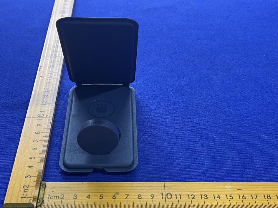 GRID 3-IN-1 MAGNETIC CHARGING STAND FOLDABLE - FCC ID 2BQNL-T92 - DONGGUAN COHESION LEATHER GOODS CO.LTD (4)