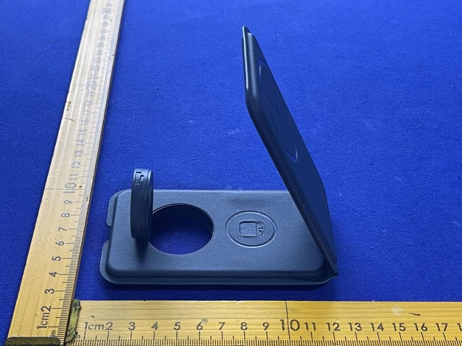 GRID 3-IN-1 MAGNETIC CHARGING STAND FOLDABLE - FCC ID 2BQNL-T92 - DONGGUAN COHESION LEATHER GOODS CO.LTD (3)