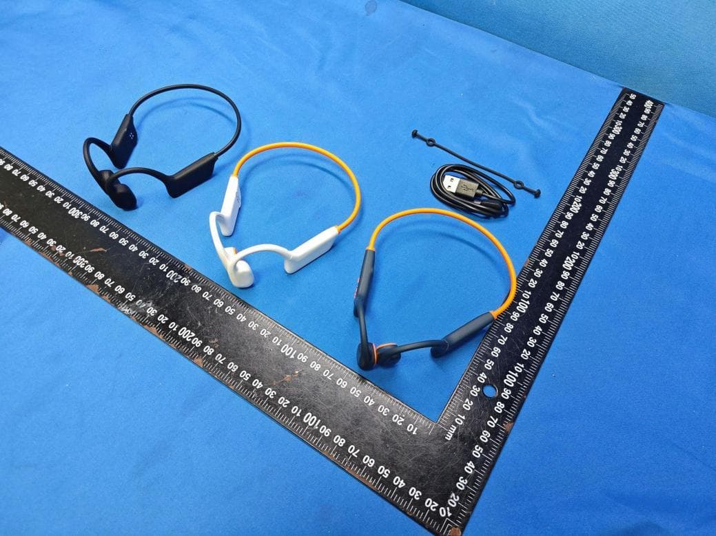 Bone conduction Bluetooth earphones - FCC ID 2BQS5-S7 - Dongguan Xinghexiu Electronic Technology Co., Ltd