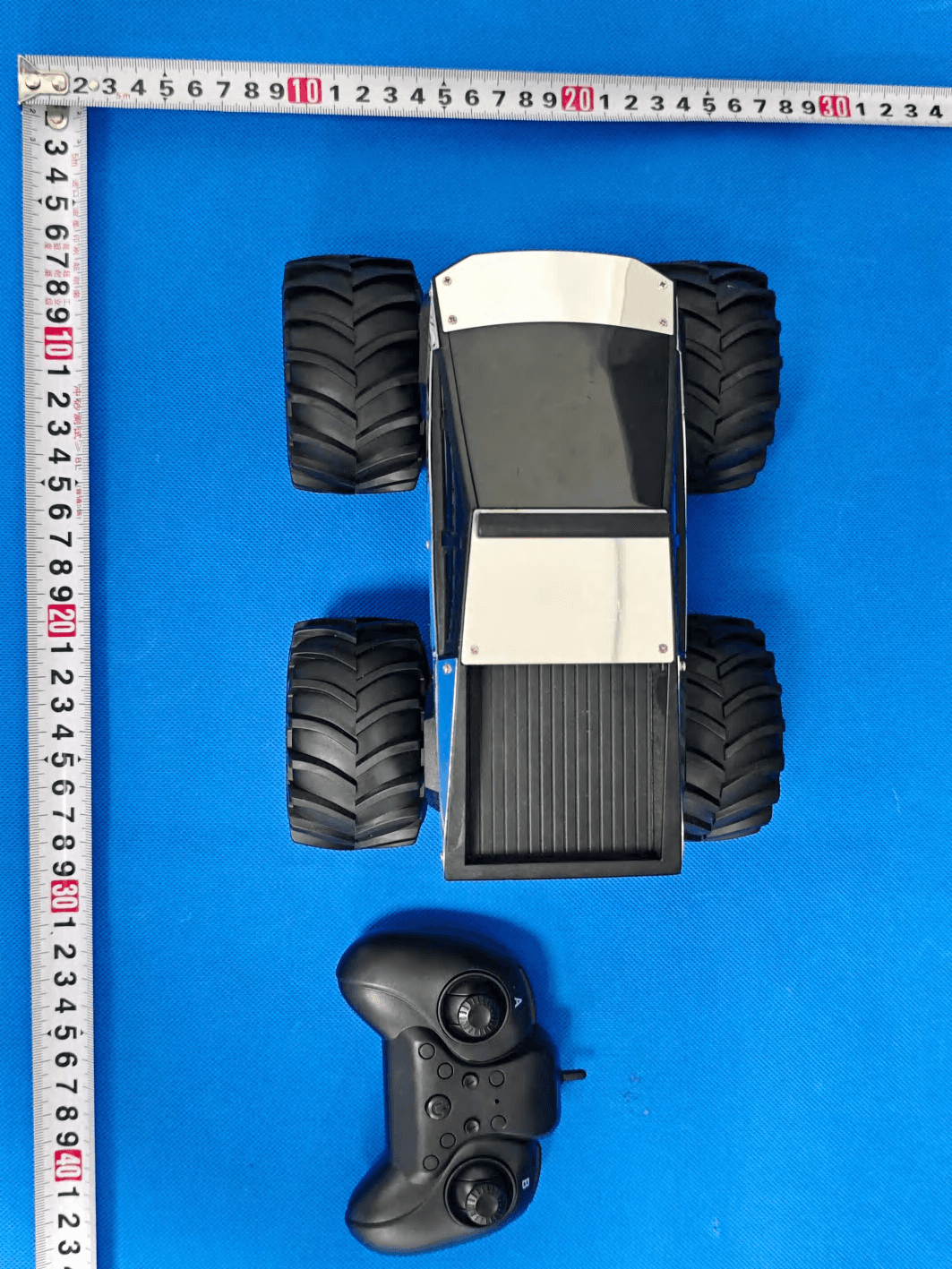 Remote control toy car - FCC ID 2BQZP-HBD88-P83A - Hongbaoda Science and Education Culture Co., Ltd., Chenghai Dist., Shantou City (5)