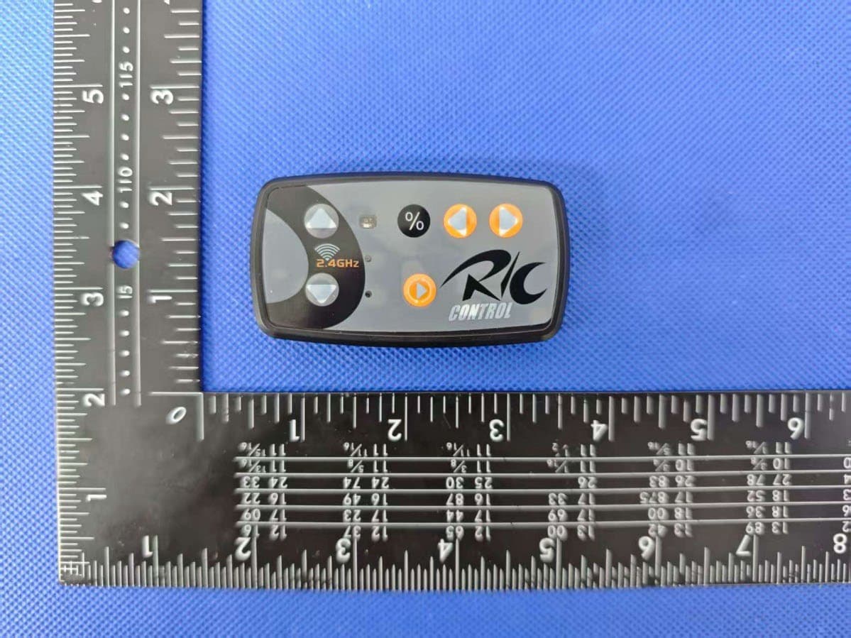Alloy remote control car - FCC ID 2BR2H-8800-1 - Shantou daeryan toy co., ltd (3)