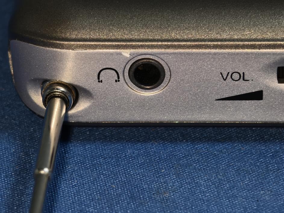 RADIO - FCC ID 2BR4H-KA200 - Kaito Electronics, Inc. (2)
