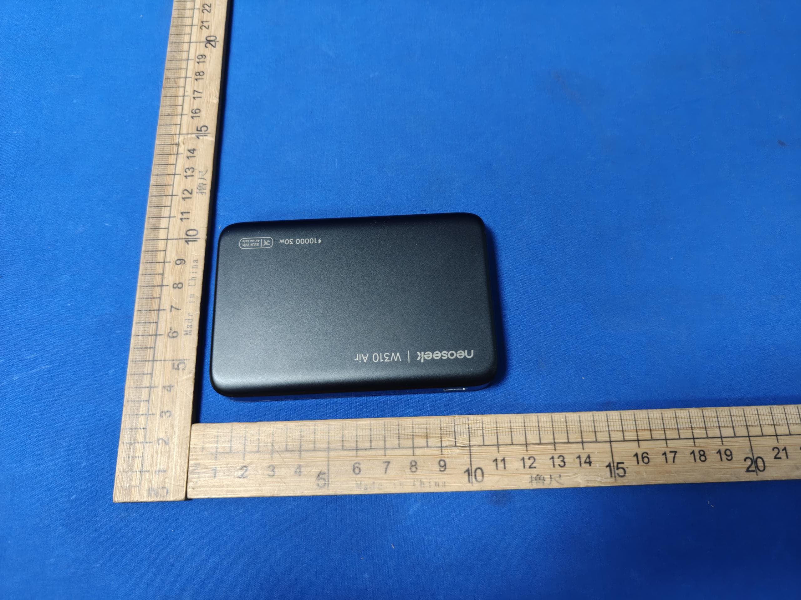 Power Bank - FCC ID 2BR6S-1007S - Beijing MIIIW Technology Co., Ltd. (2)
