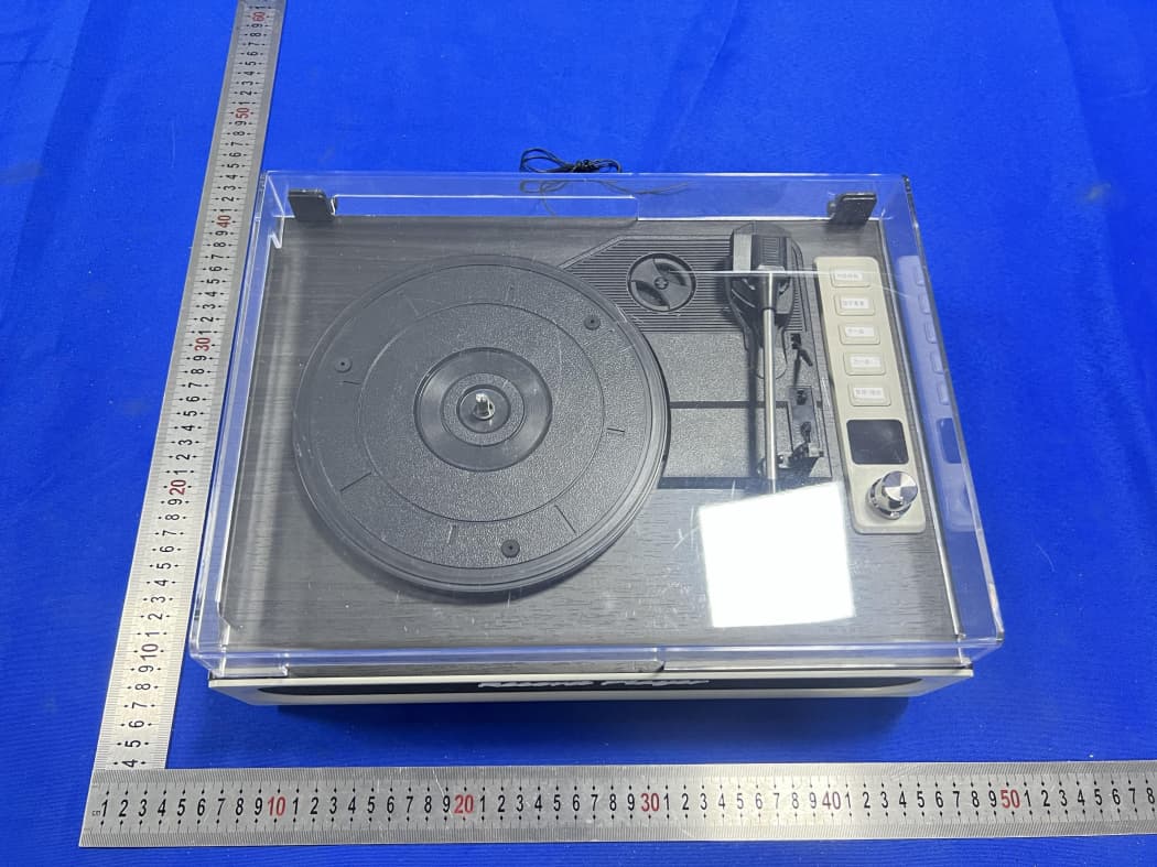 Record Player - FCC ID 2BR98-R10 - Shenzhen Zhonglin Information Technology Co., Ltd. (2)