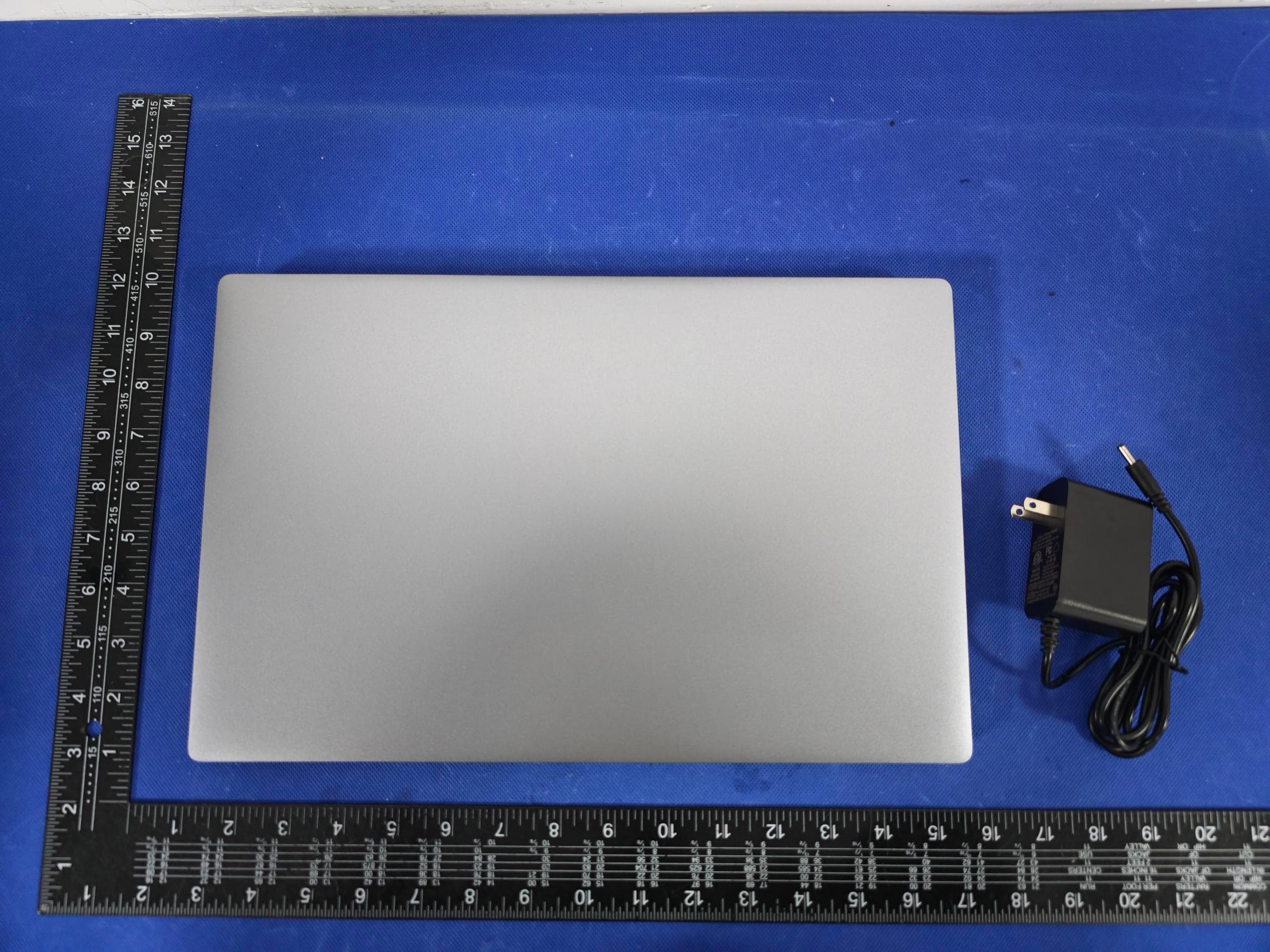 Laptop - FCC ID 2BR9A-DGBOOKT1 - Shenzhen AoTaiWeiKe Technology Co.,LTD (2)