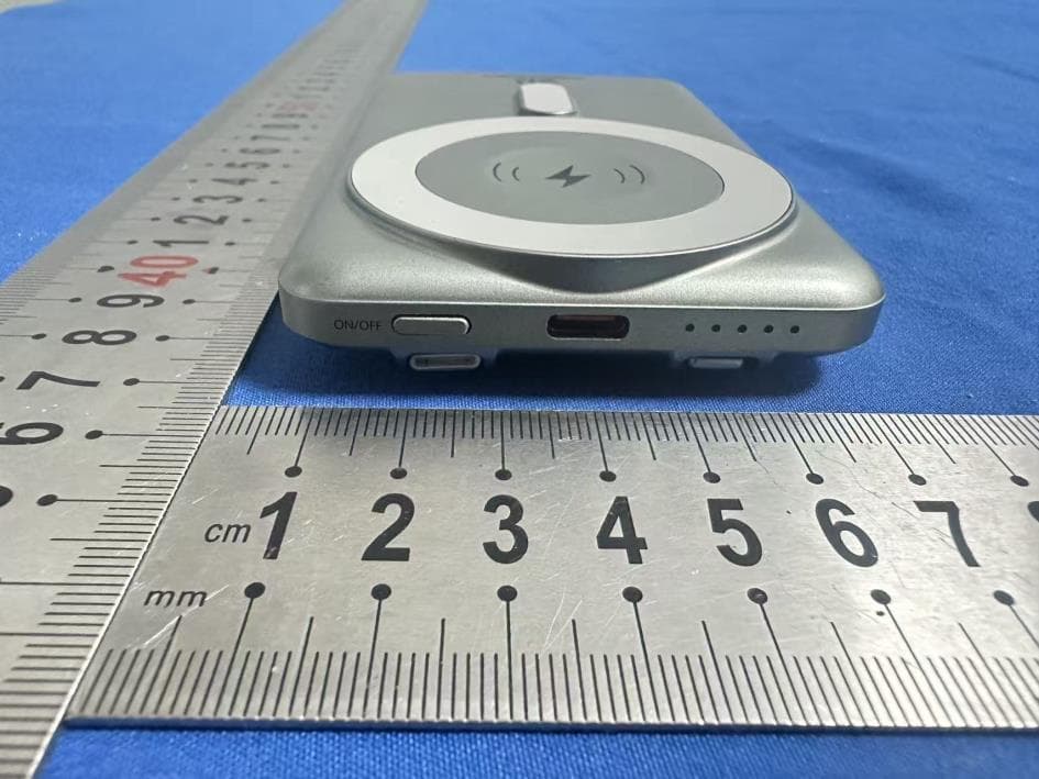 REWONDER Magnetic 7.5W Wireless Power Bank with Built-in Foldable Stand 5000mAh - FCC ID 2BR9D-CX1 - Shenzhen REMAX Tech. Co., L.T.D (3)