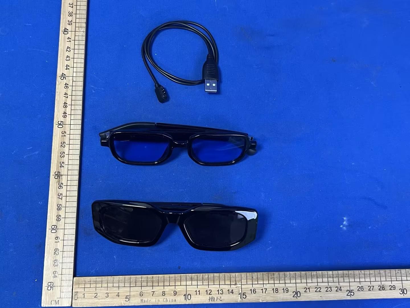 Szsmartglasses - FCC ID 2BRGE-W01 - Deep Intelligence Technology (Wenzhou) Co., Ltd. (2)