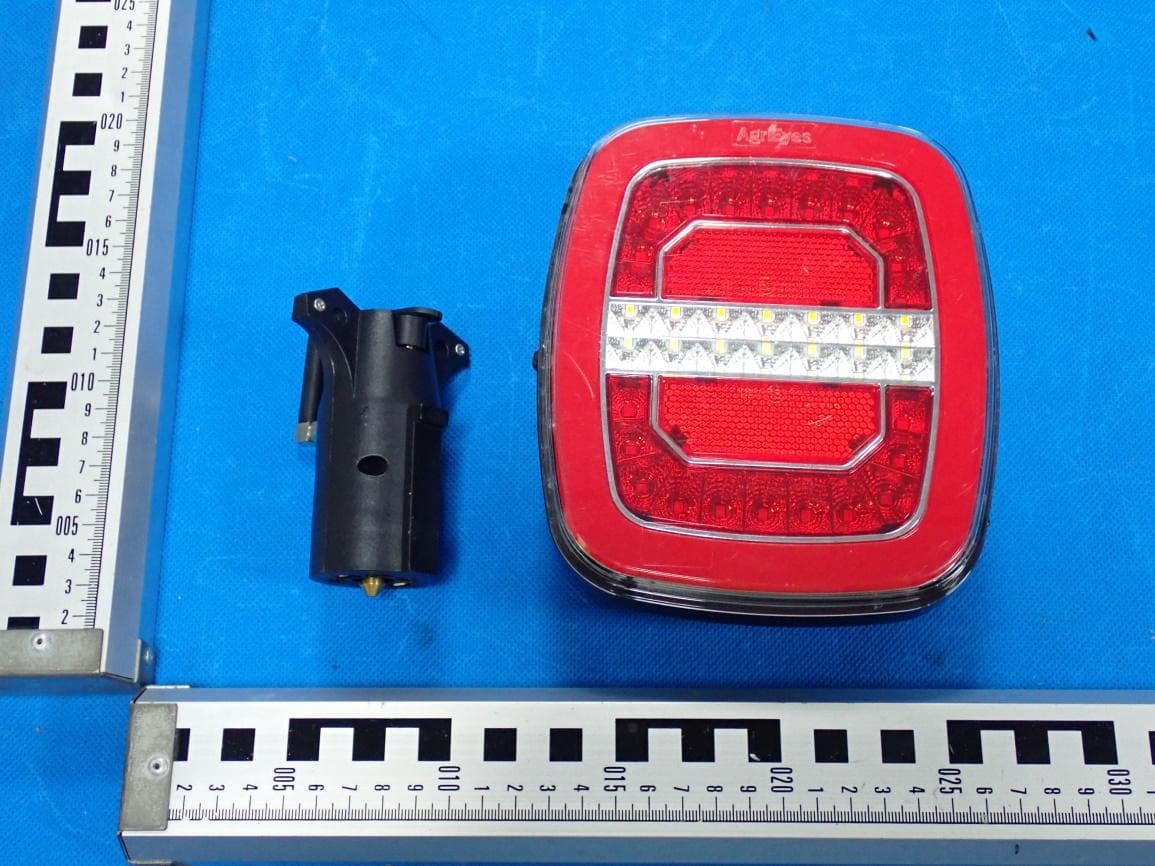 Wireless Magnetic Trailer Light Kit - FCC ID 2BRRK288 - Agrieyes (Guangzhou) Technology CO.,Ltd.