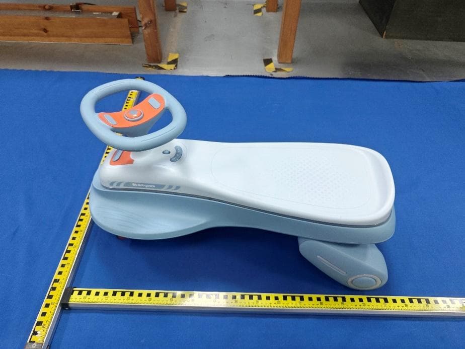 Electric wiggle Car - FCC ID 2BRWU-BC2407312 - HANGZHOU BABYCARE INDUSTRIAL CO., LTD. (5)