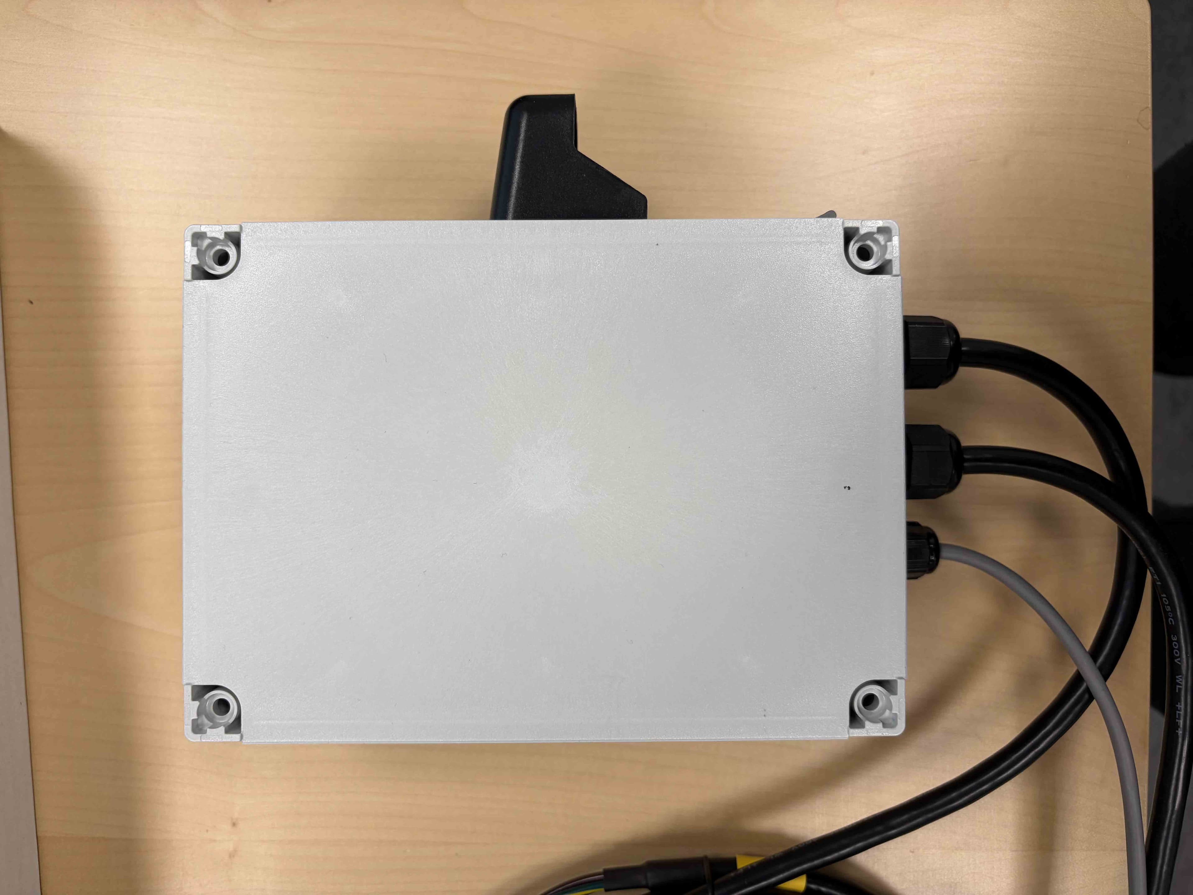 The product is the Xzense Power Unit, which receives control commands wirelessly from an associated Xzense Display Unit, either directly or via the Xzense Repeater, and regulates the chimney fan for fireplaces, stoves, and solid fuel boilers accordingly - FCC ID 2BRZZ-6220001PU - Exodraft A/S (4)