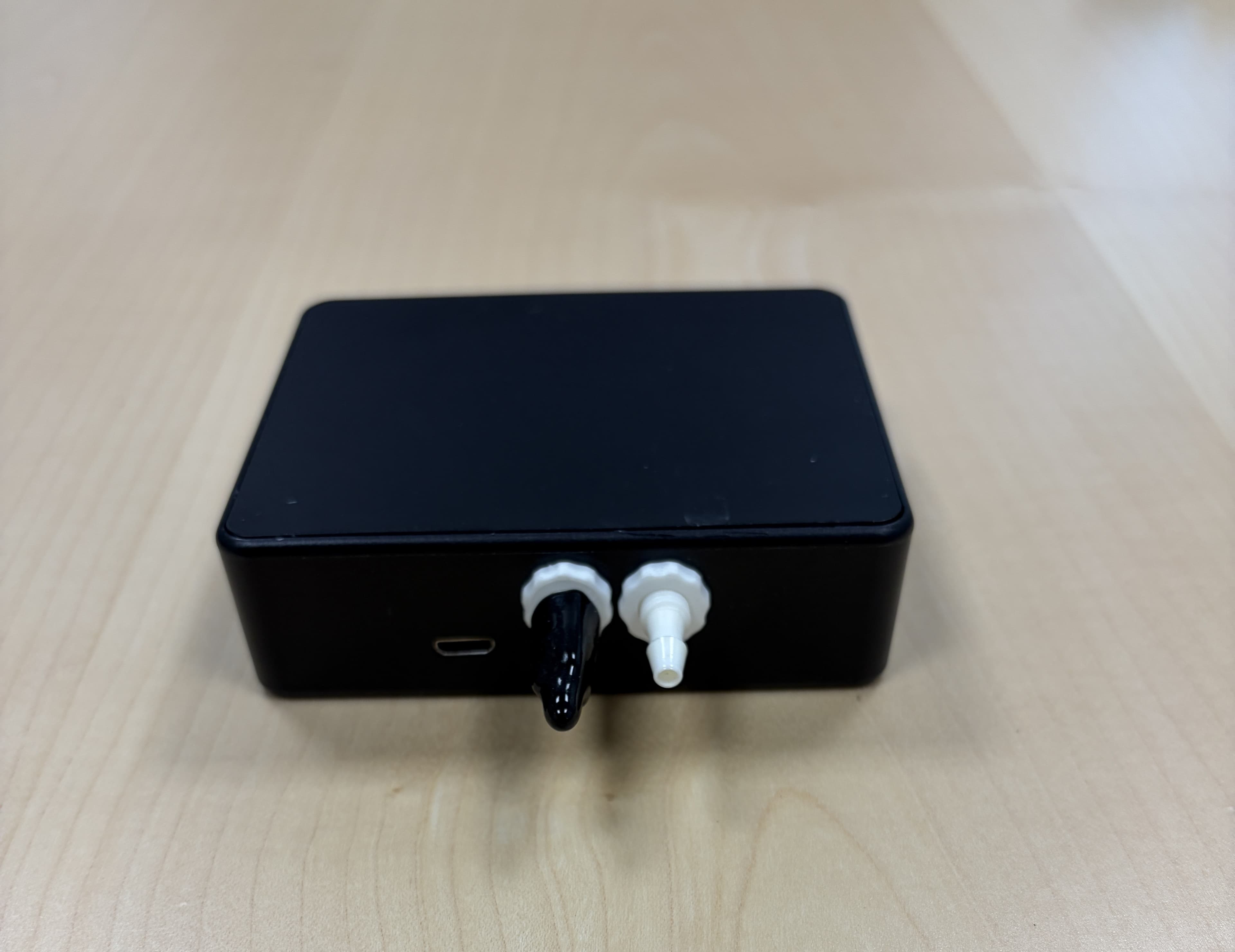 The product is the Xzense XTP, a wireless pressure sensor designed to measure chimney draft for fireplaces, stoves, and solid fuel boilers. The XTP makes it possible to achieve a constant draft in the chimney, thereby ensuring optimum combustion. - FCC ID 2BRZZ-7501143XTP - Exodraft A/S (2)