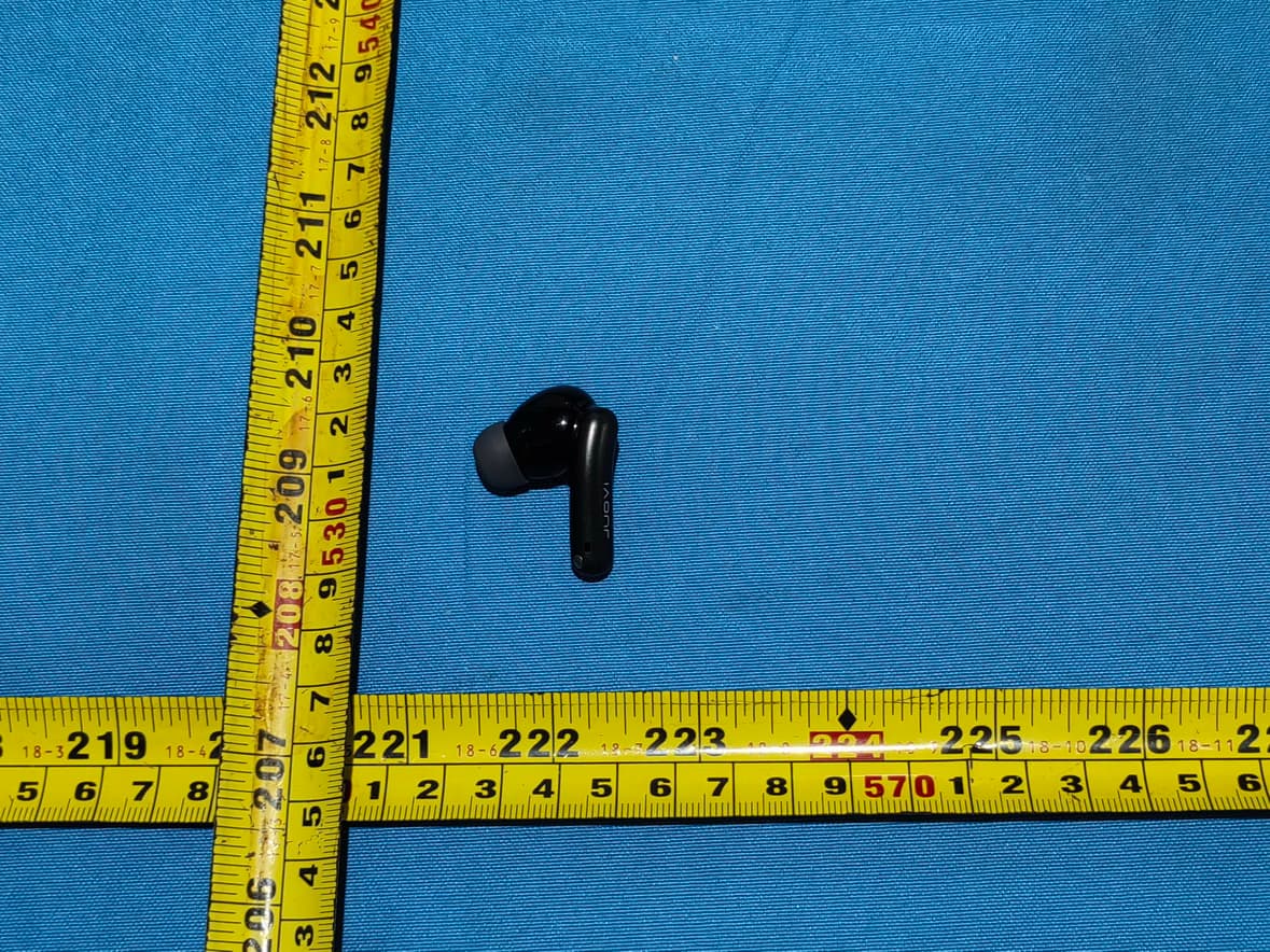True  Wireless Bluetooth Earbuds - FCC ID 2BS4O-ZT242 - SVVR Limited (3)