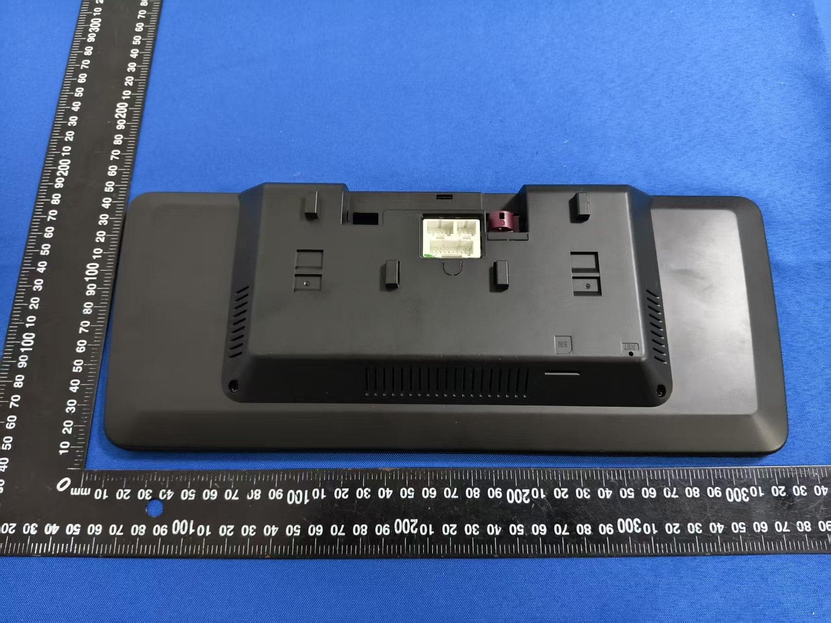 In-car wireless CarPlay/Android Auto touchscreen - FCC ID 2BS4R-HL-8368XU - Shenzhenshi Haolaikeji Youxian Gongsi (4)