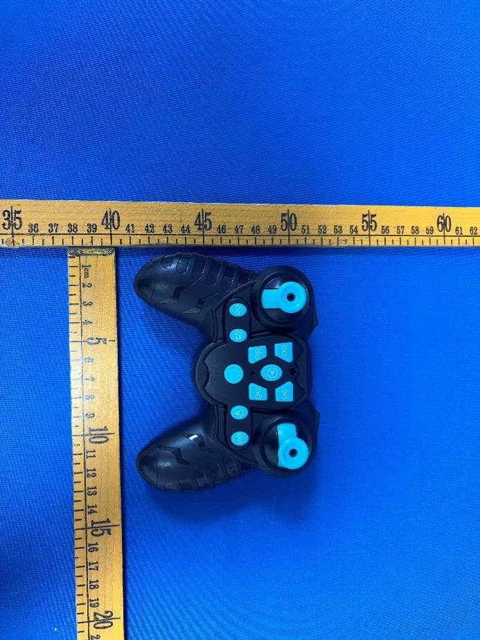 Eight-wheel stunt remote control car - FCC ID 2BS4Y-25-1 - SHANTOU CITY CHENGHAI DISTRICT WANKELE TOYS BUSINESS CO.,LTD