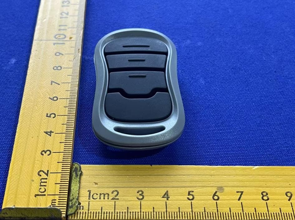 Remote Control Transmitter - FCC ID 2BS5P-SYHGR17 - Xiamen October Red Industry and Trade Co., Ltd. (4)